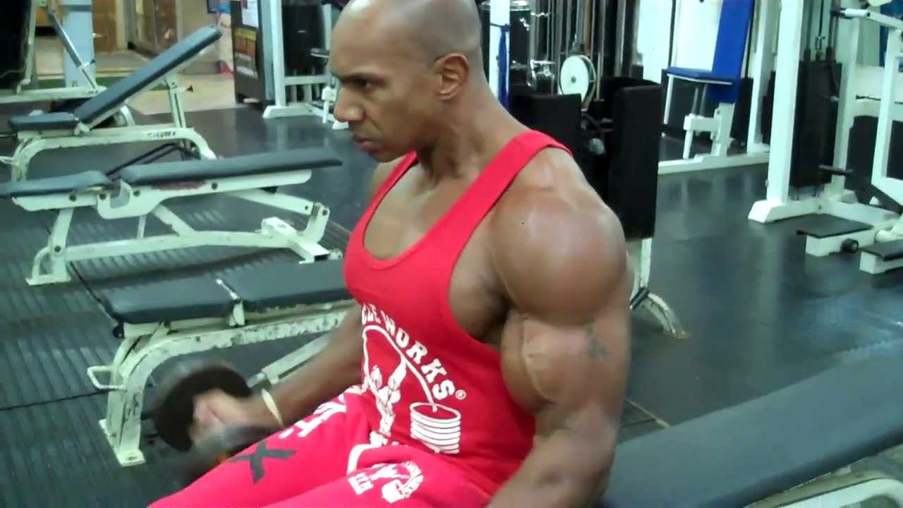 You are currently viewing BICEPS – SEATED DUMBBELL CURLS with LEONARD St CYR