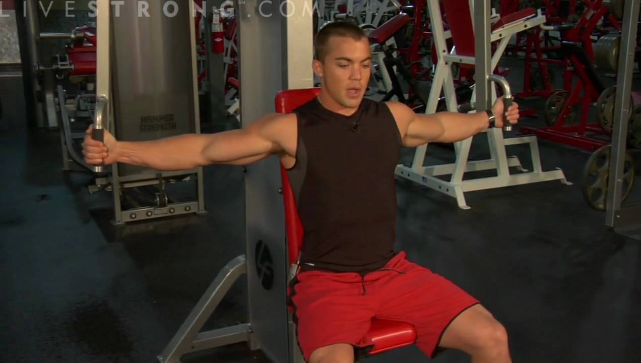 You are currently viewing How to Do Chest Fly Exercises on a Machine