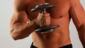 Read more about the article How to Do a Hammer Curl | Arm Workout