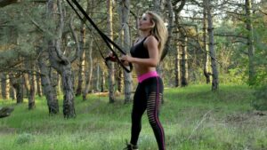Minute Body | WILD OUTDOORS – Jump Squats