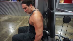 Read more about the article Triceps Dip Machine
