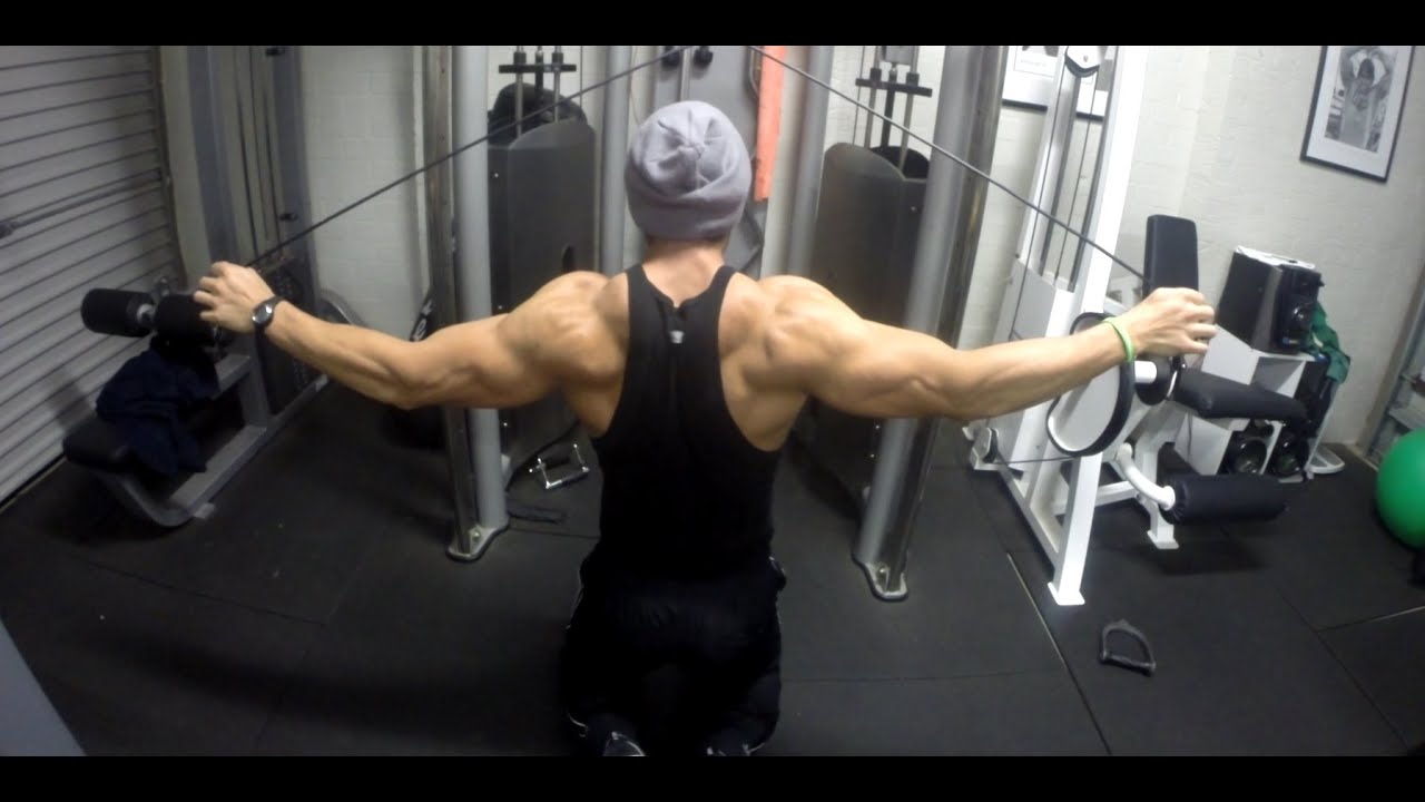 You are currently viewing 10 Rear Delt Exercises