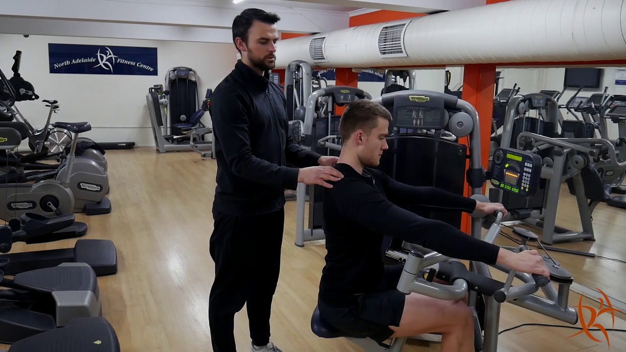 You are currently viewing Exercise Tutorial: Machine Upper Back Row