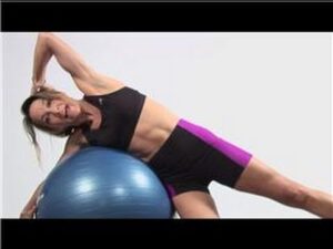 Read more about the article Fitness Exercises : Side Crunches on Stability Ball Exercise