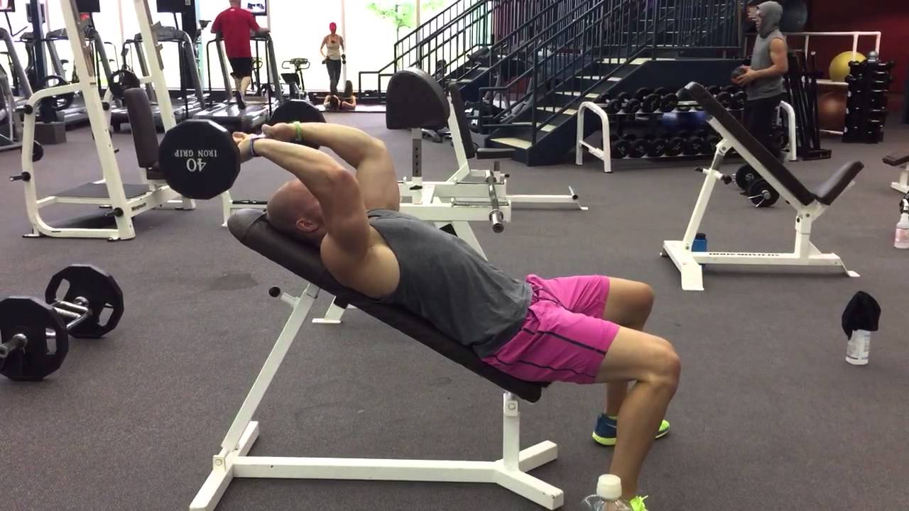 You are currently viewing Incline Lying Triceps Extension