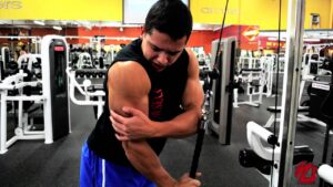 Read more about the article One arm cable triceps extension – Triceps workout / Exercício para Braços – Tríceps