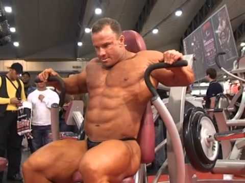 You are currently viewing Ronny Rockel Posing Trunk Workout