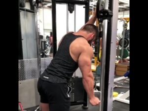Single hand Triceps extension