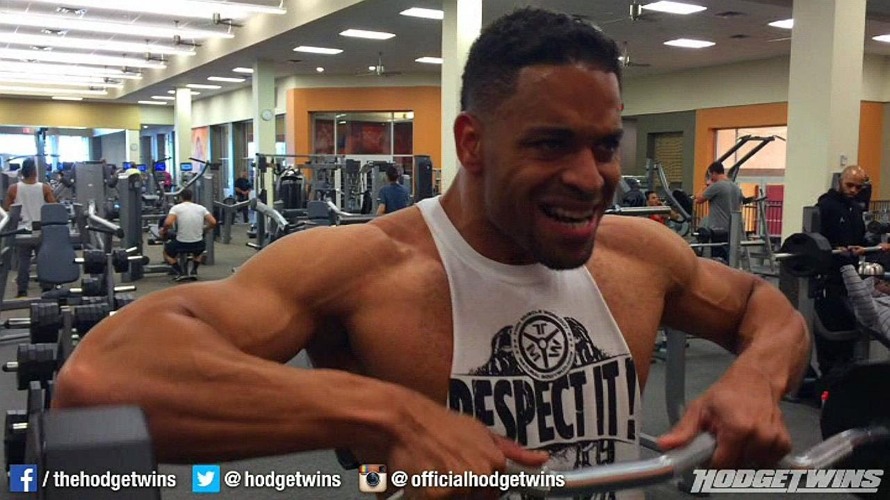 You are currently viewing WORST Shoulder Exercise for Bigger Shoulders – Upright Rows @hodgetwins